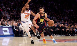 加里·内维尔：切尔西中轴线不够硬，距离赢得英超还很远